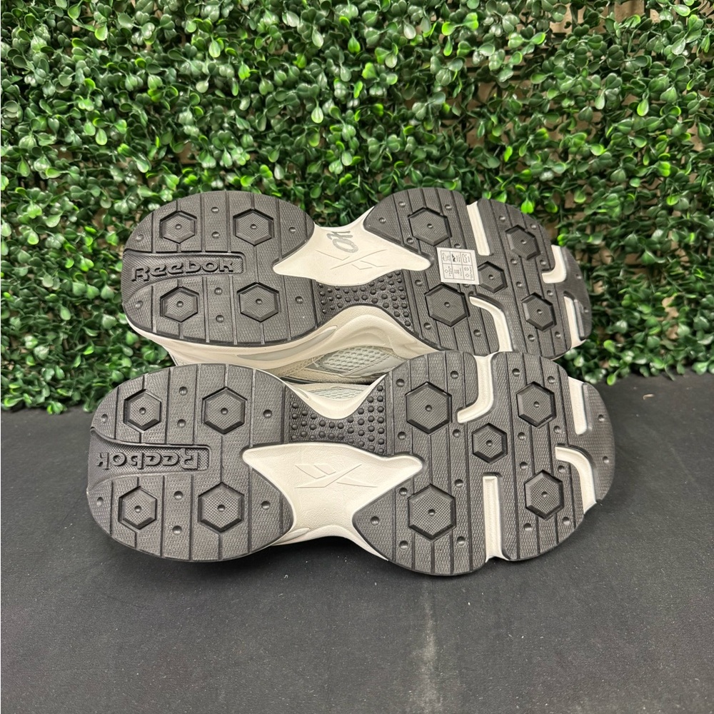 Reebok Charge Tennis Shoes - M9 - Picture 7 of 9